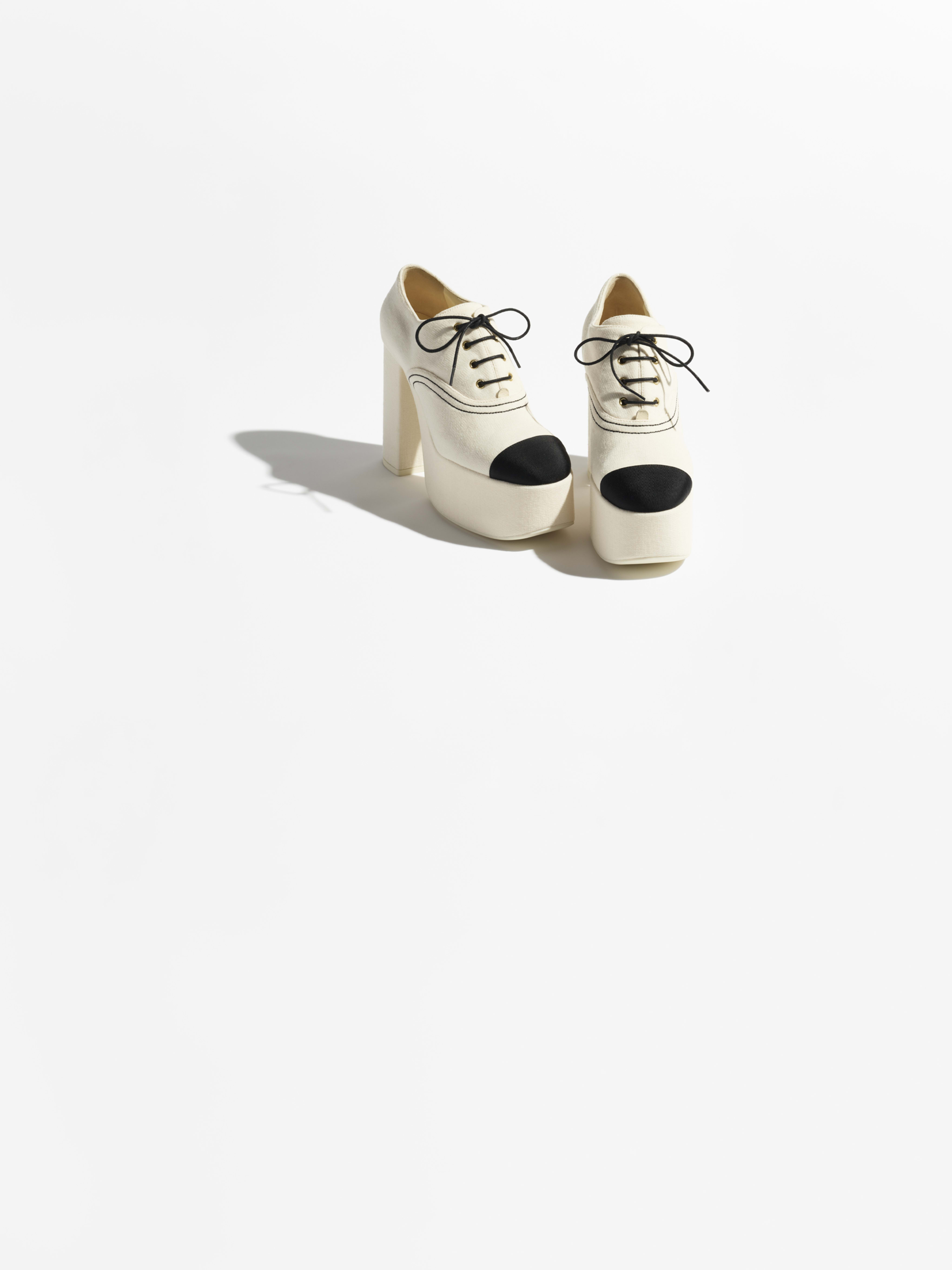 Lace-Up Shoes - Ivory & Black - Wool & Grosgrain - artistique view 1 large
